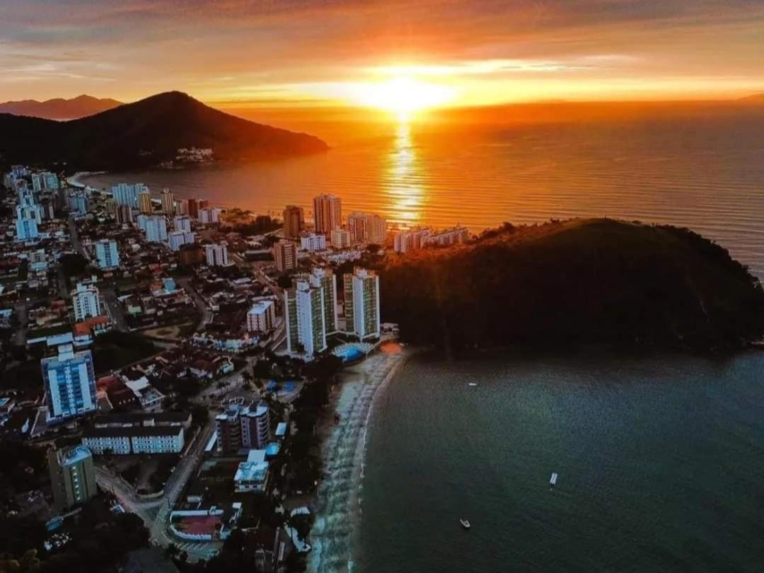 Apartamento Dona Frida Prainha com WiFi recém reformado Caraguatatuba Exterior foto